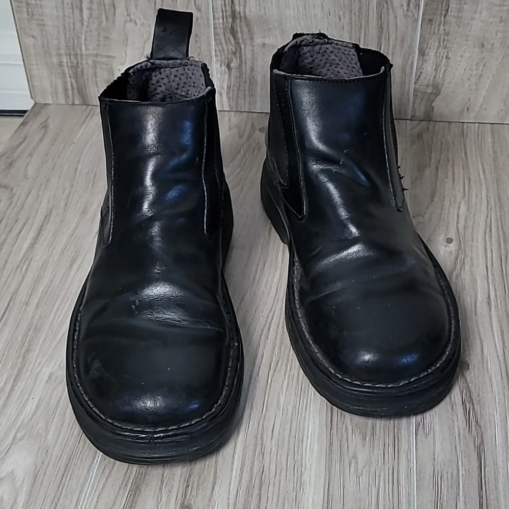 Dr. Martens fair please